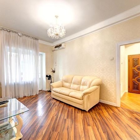 Apartments With 3 Rooms Near Palace Ukraine Kyiv Exterior foto