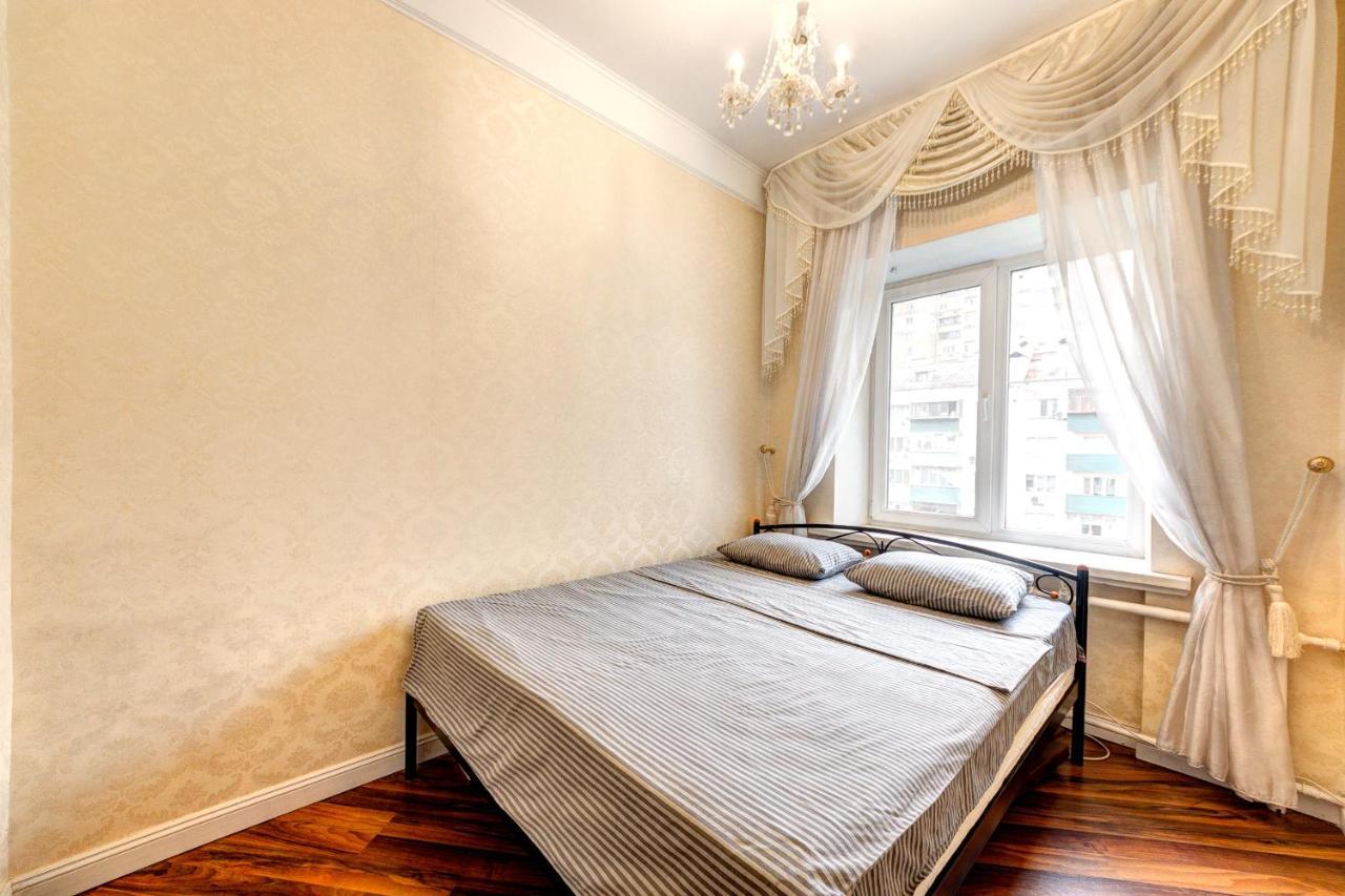 Apartments With 3 Rooms Near Palace Ukraine Kyiv Exterior foto