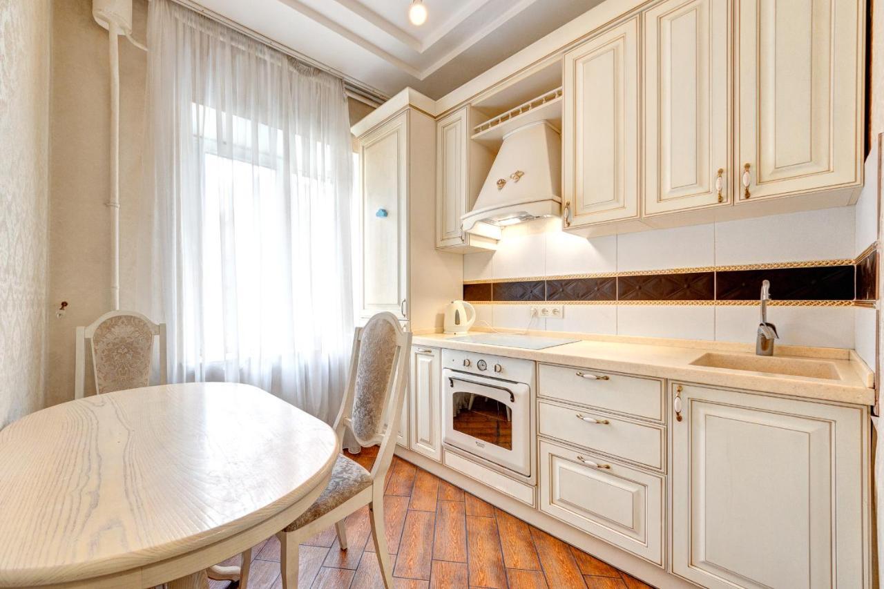 Apartments With 3 Rooms Near Palace Ukraine Kyiv Exterior foto