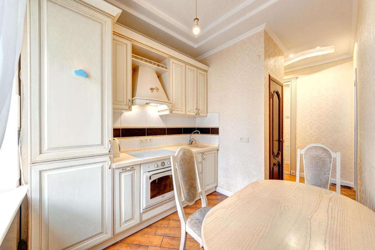 Apartments With 3 Rooms Near Palace Ukraine Kyiv Exterior foto